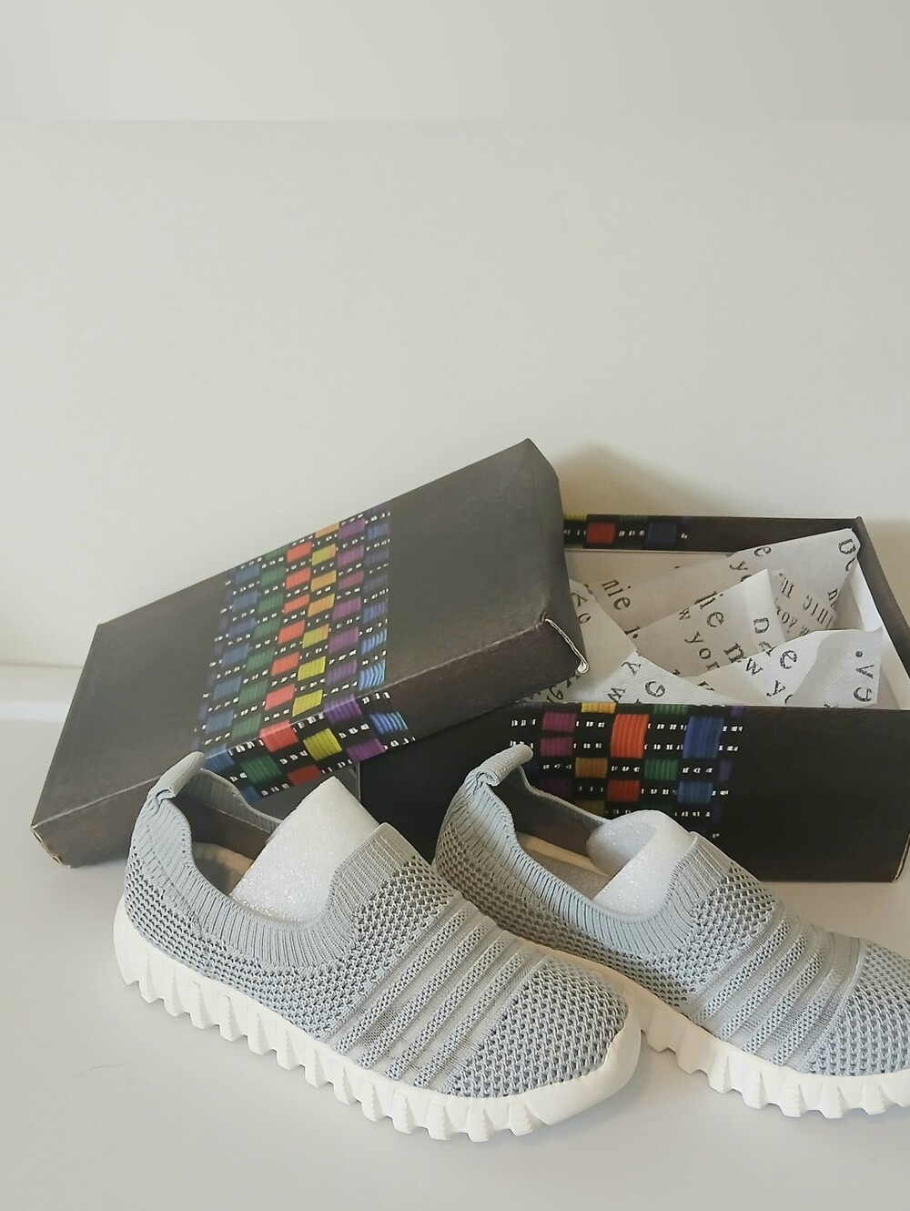 Bernie Mev. Wylie Knit Slip-on Sneaker Gray Youth Size 1 or 10. Brand New in Box